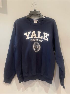 Yale University Navy Crewneck Sweatshirt medium